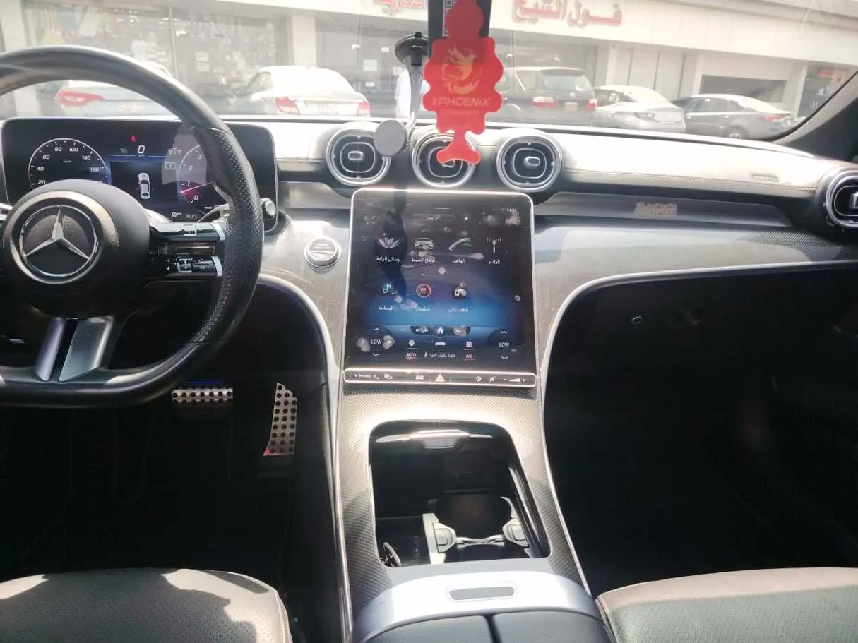 Car image 24