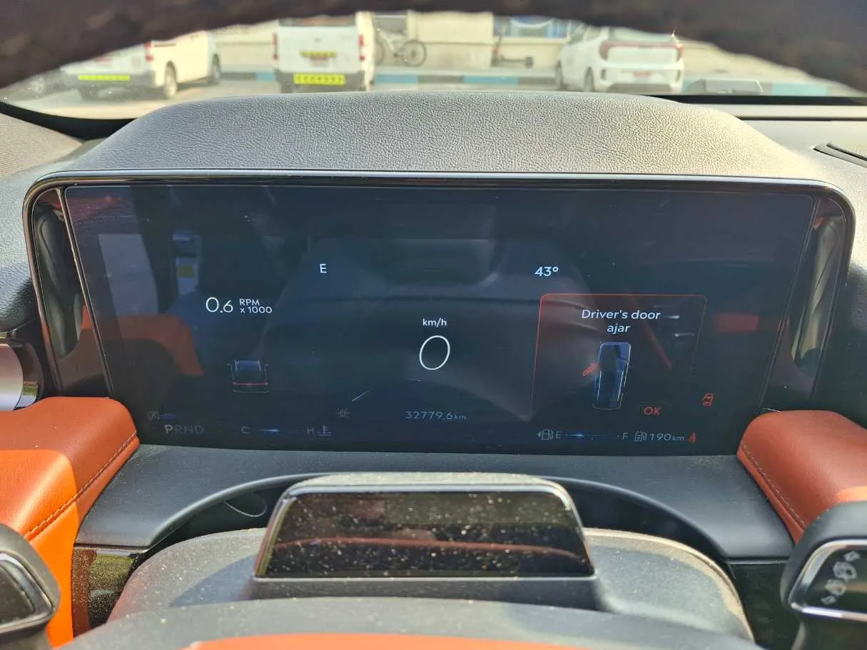 Car image 19