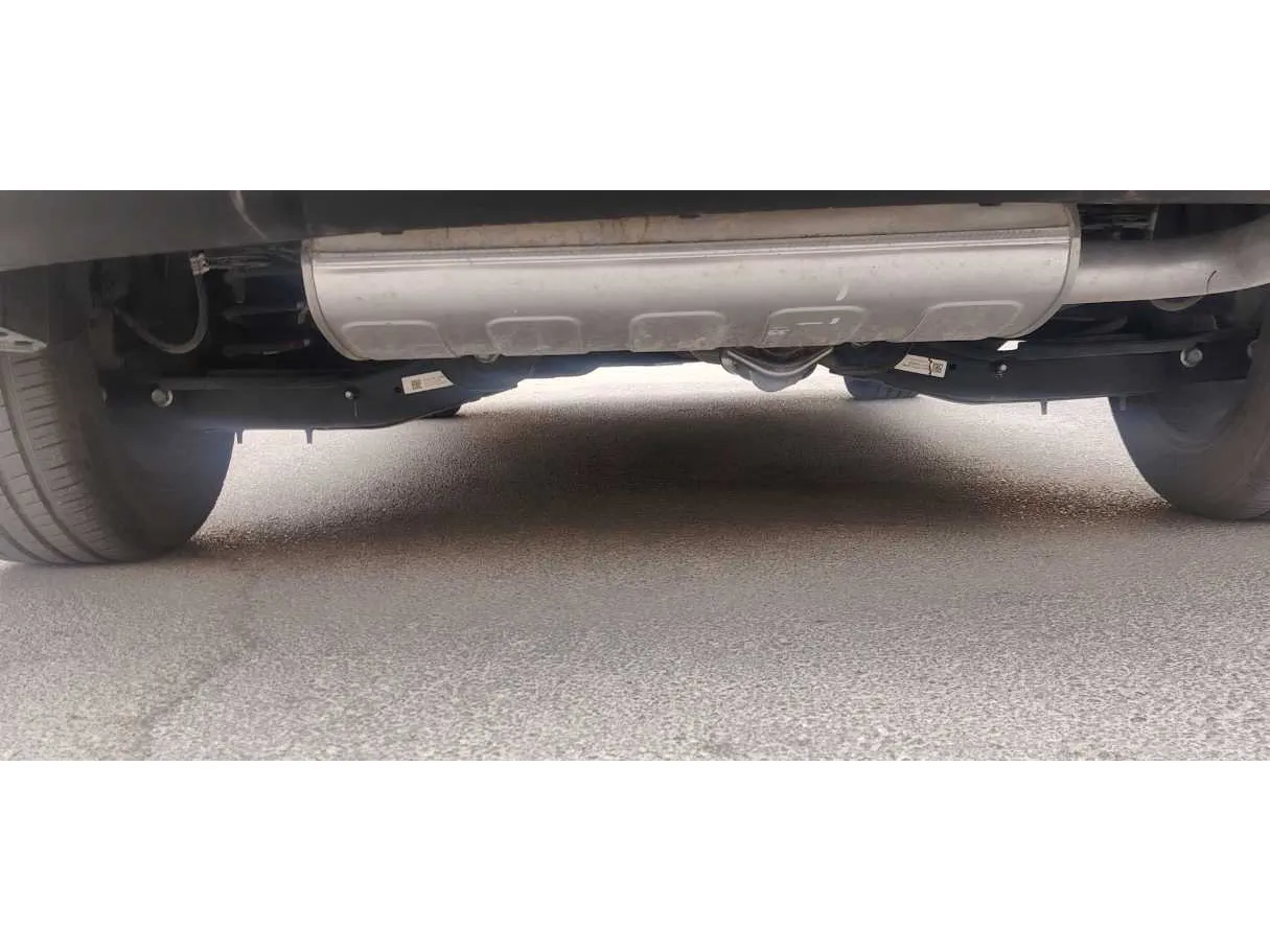 Car image 30