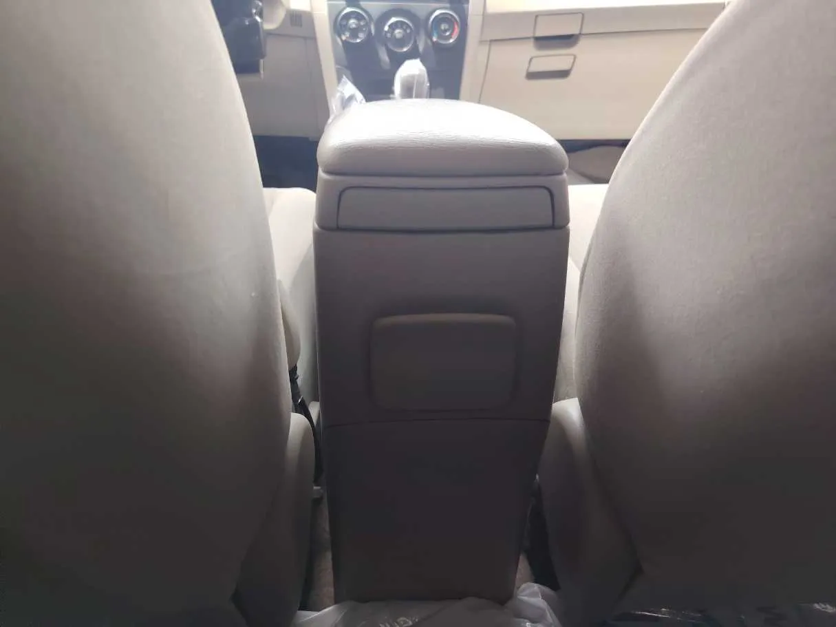 Car image 25
