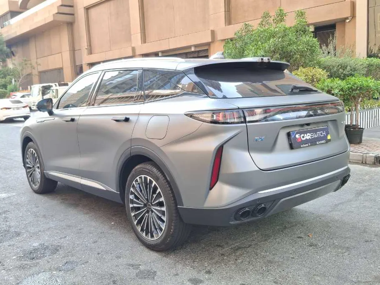 Car image 7