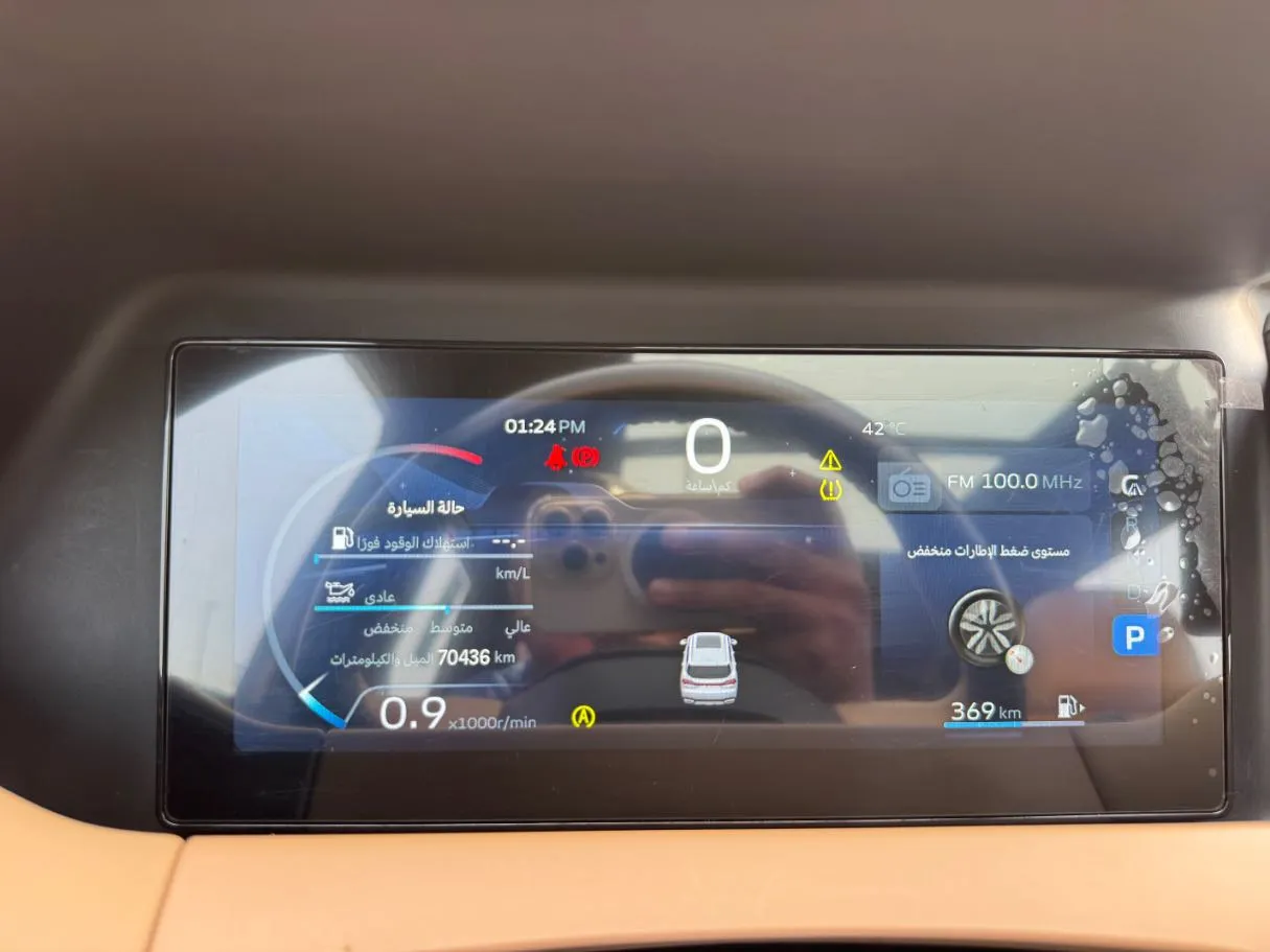 Car image 19