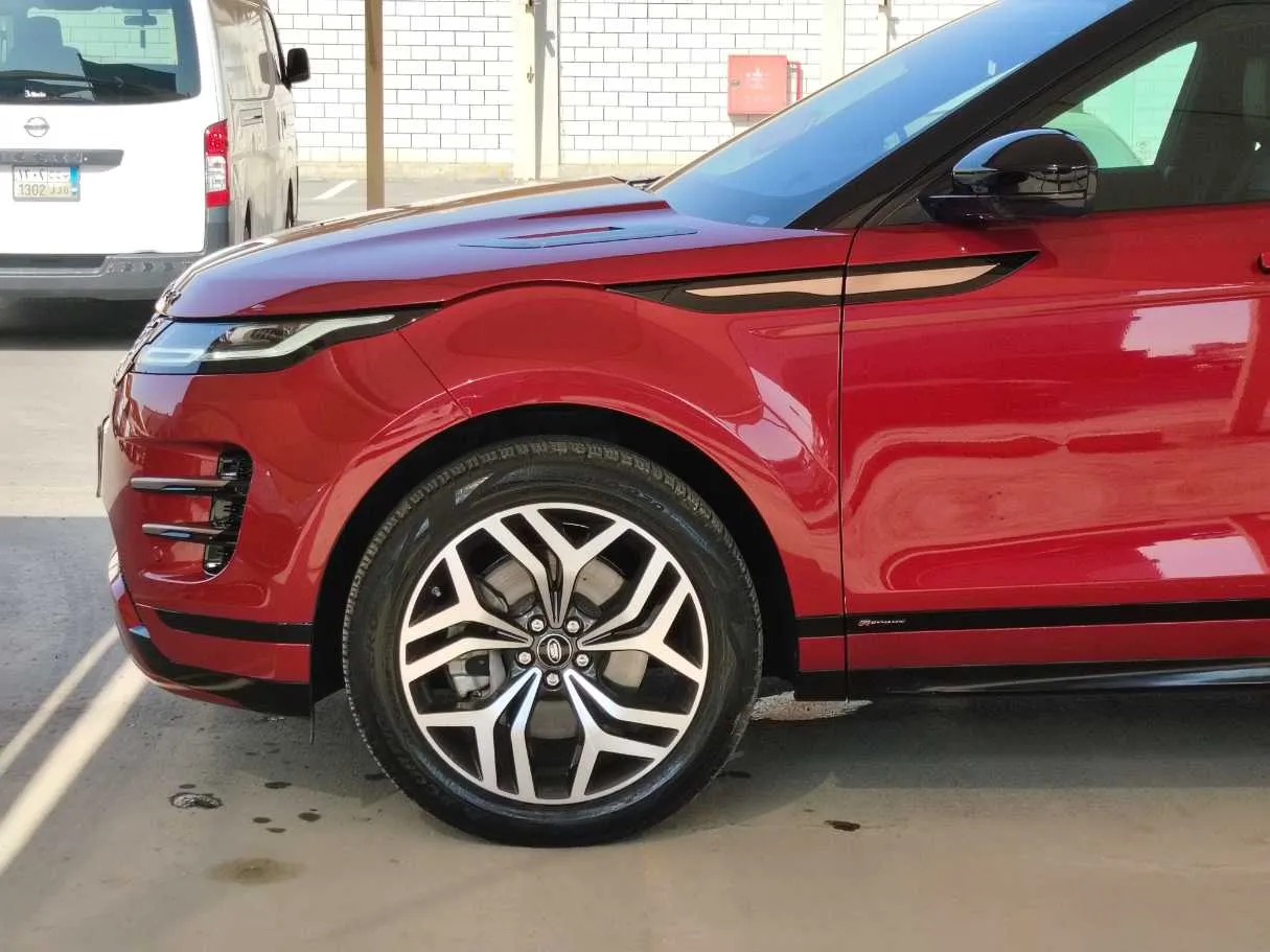 Car image 8