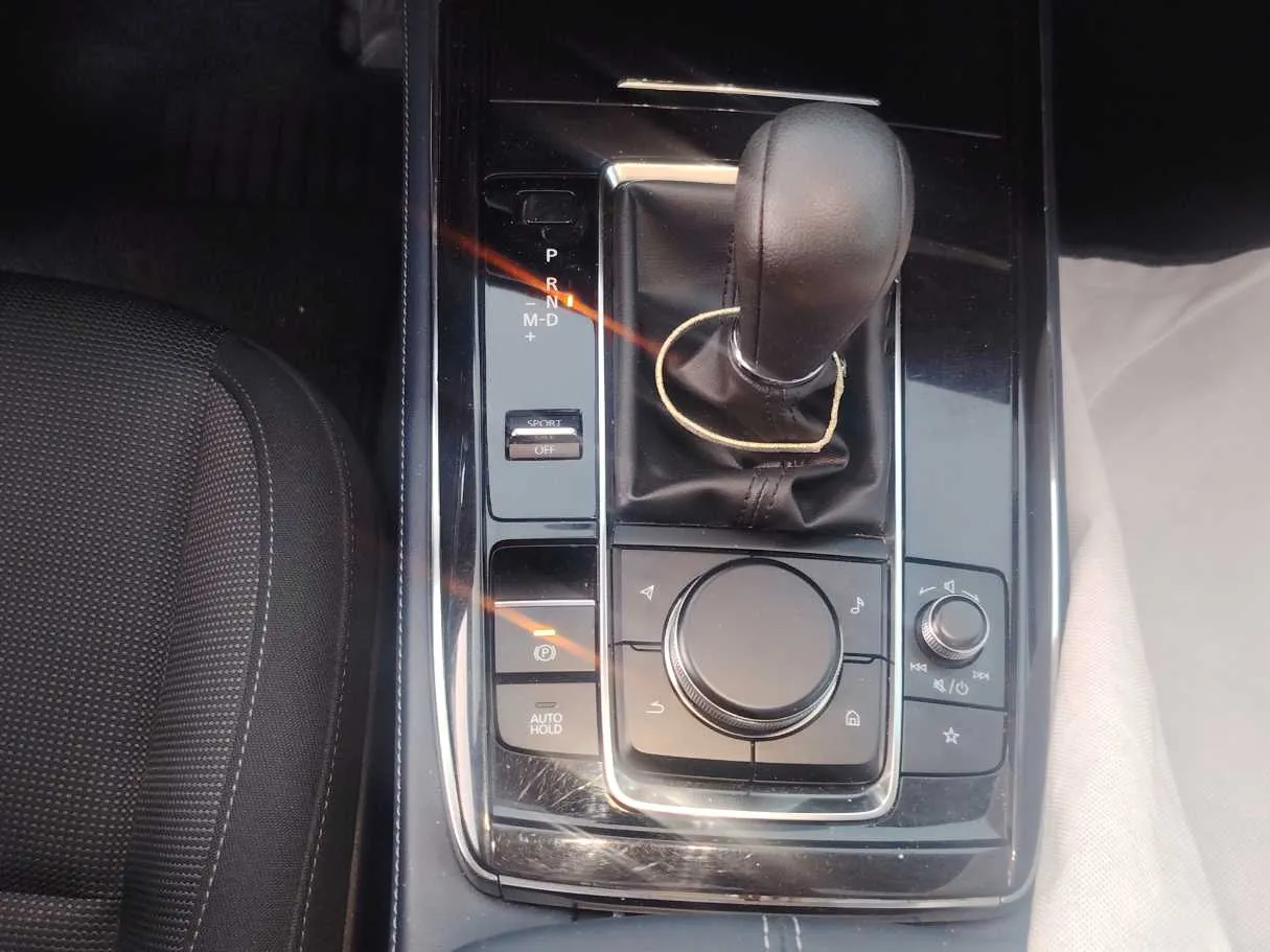 Car image 16