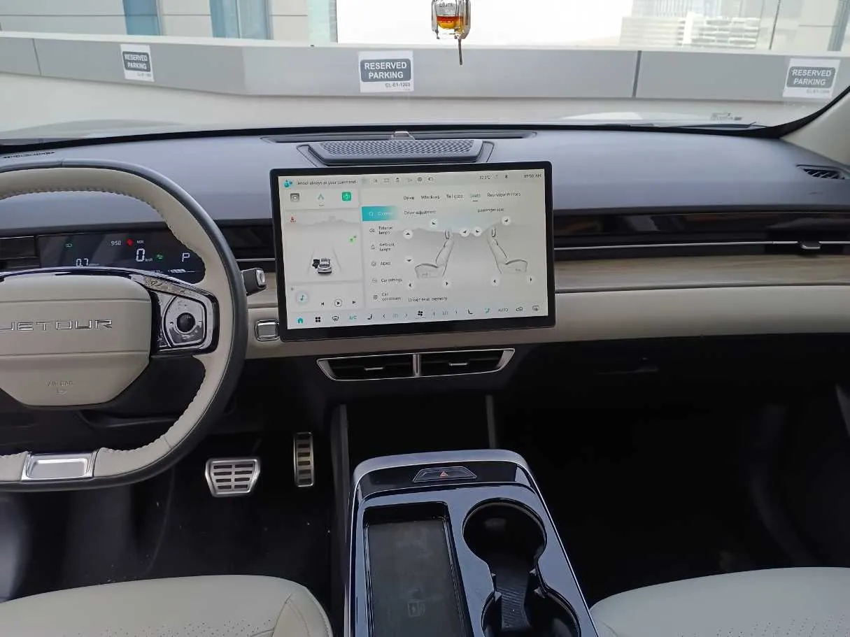 Car image 15