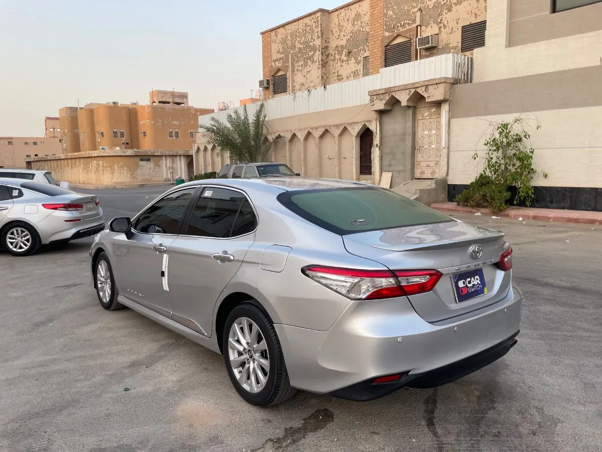 Car image 7