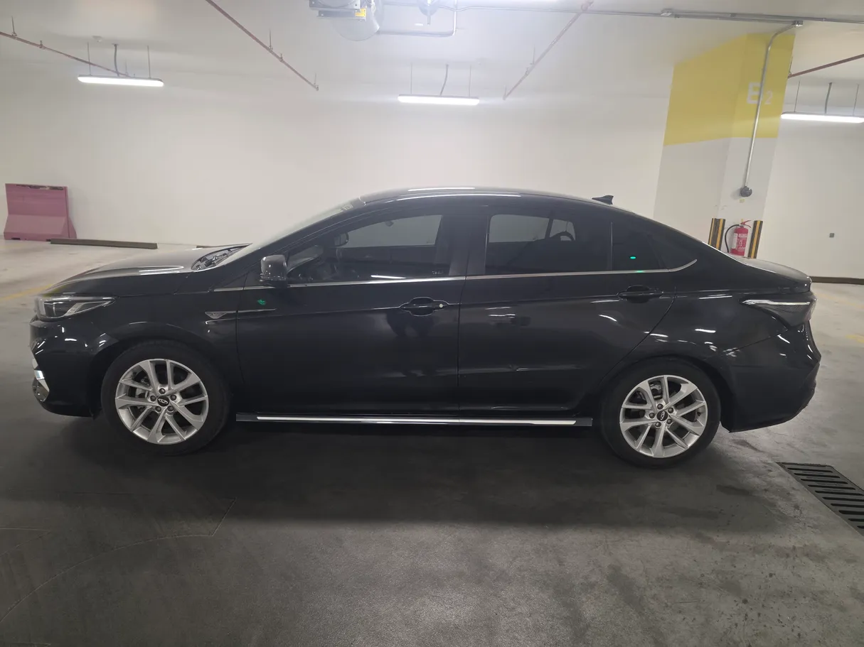 Car image 2
