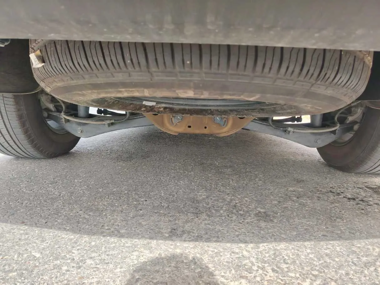 Car image 40