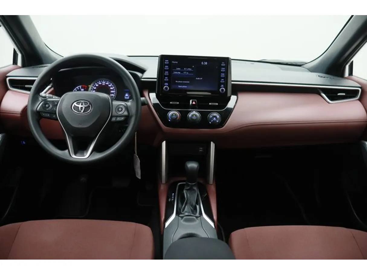 Car image 14