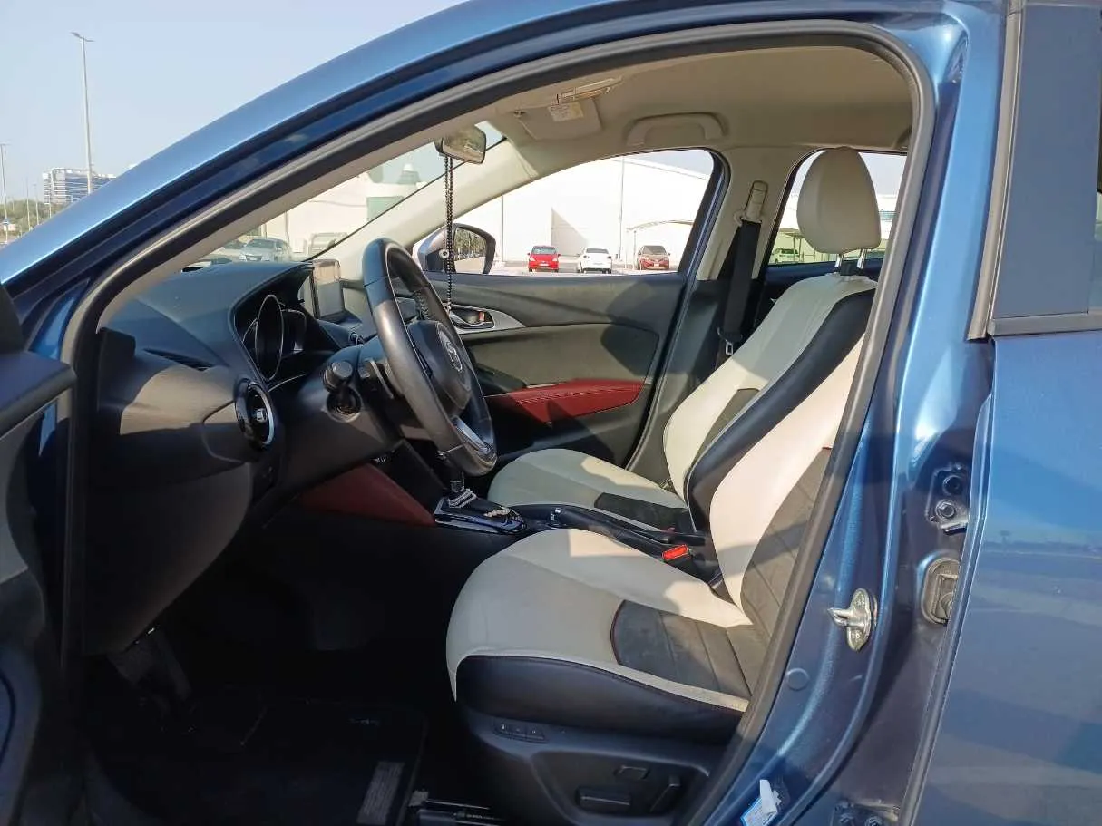 Car image 12