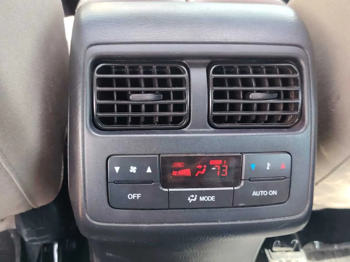 Car image 29