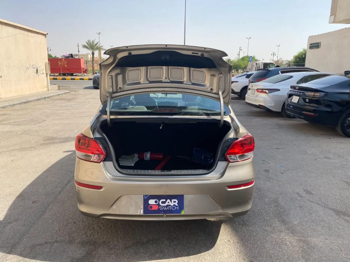 Car image 20