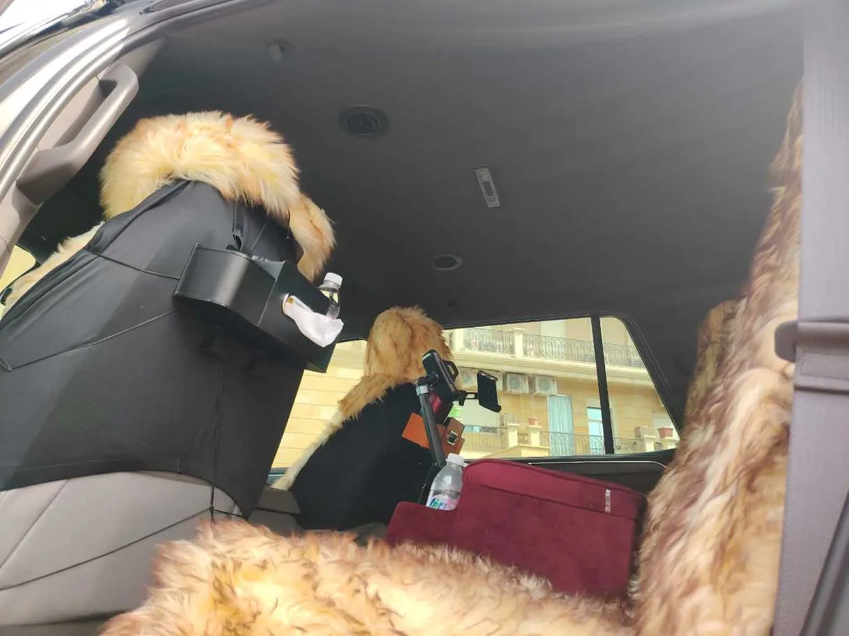 Car image 18