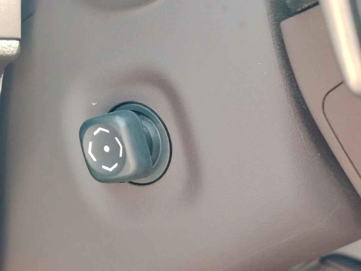Car image 27