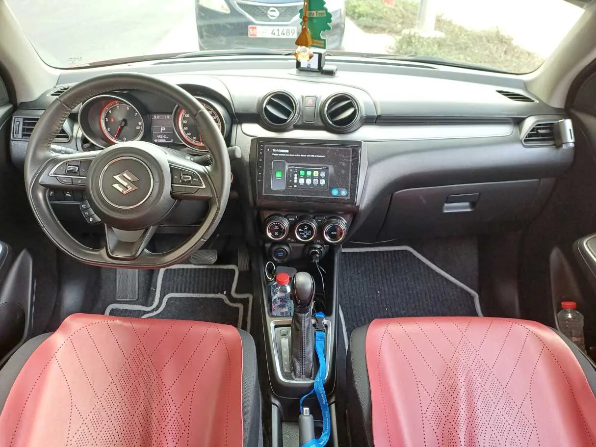 Car image 15