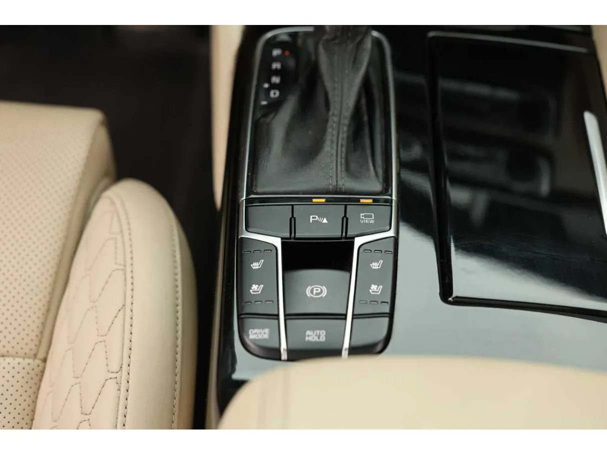 Car image 33