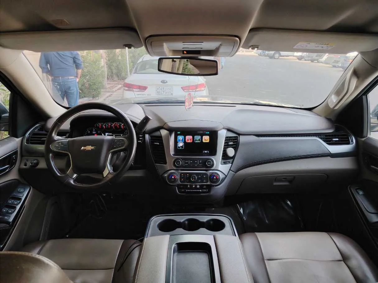 Car image 16