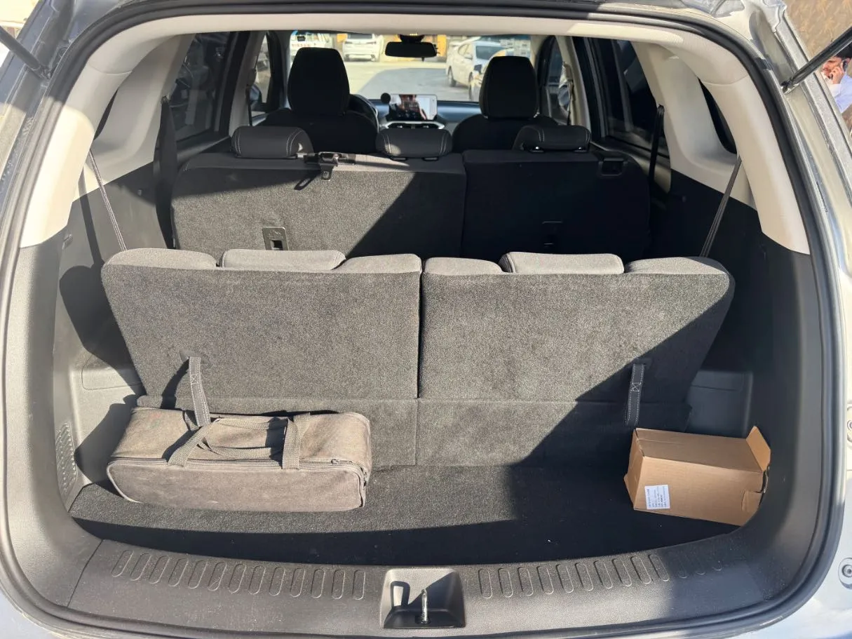 Car image 18