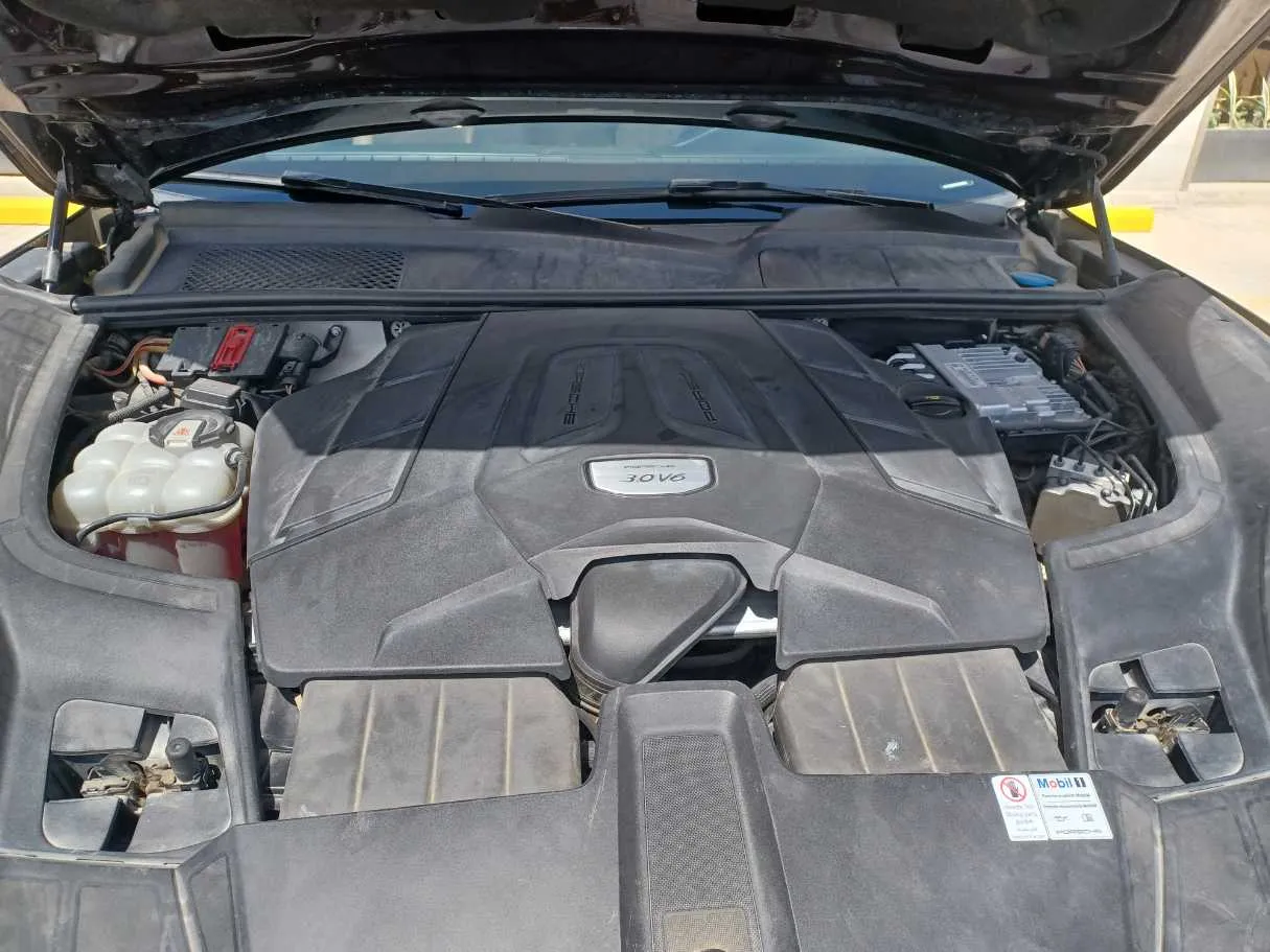 Car image 24