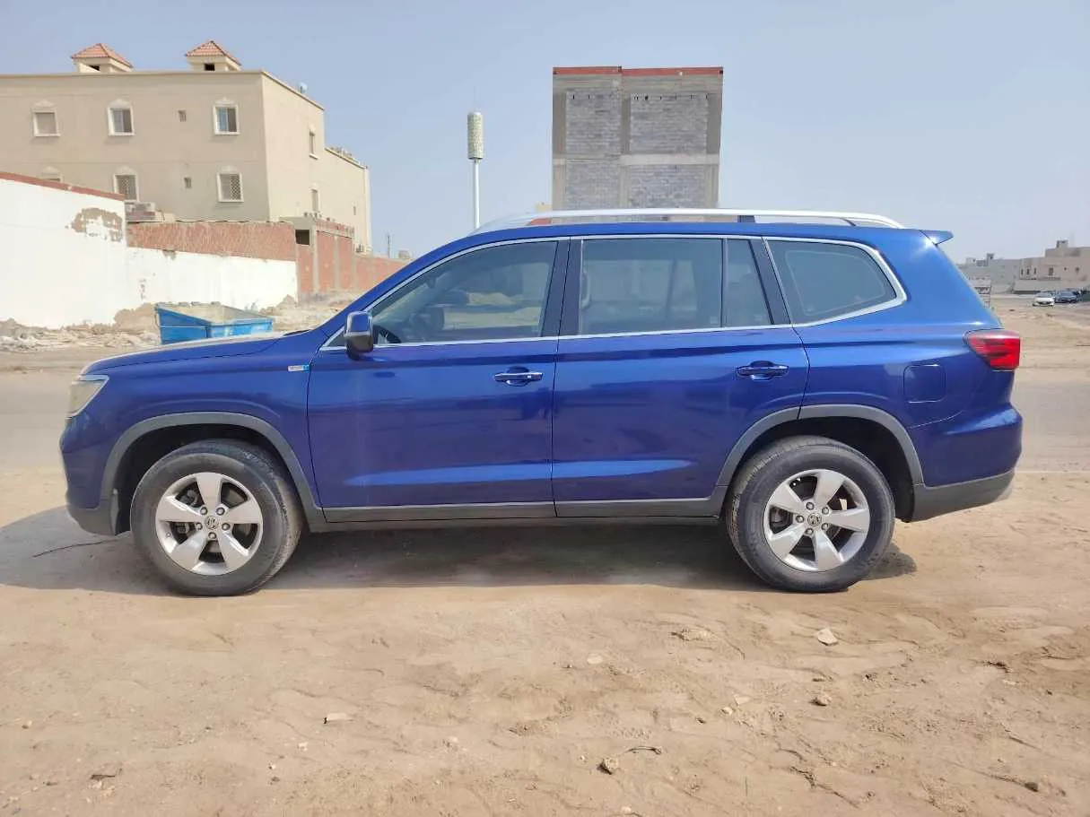 Car image 8