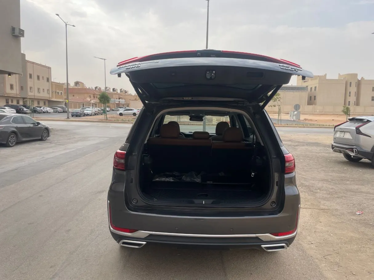 Car image 22