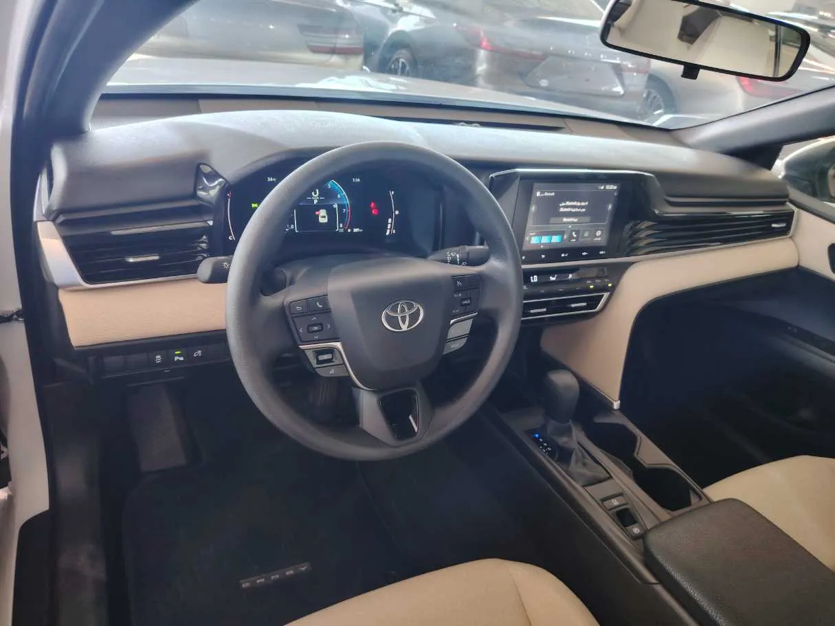 Car image 14