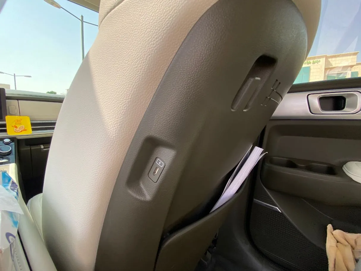 Car image 33