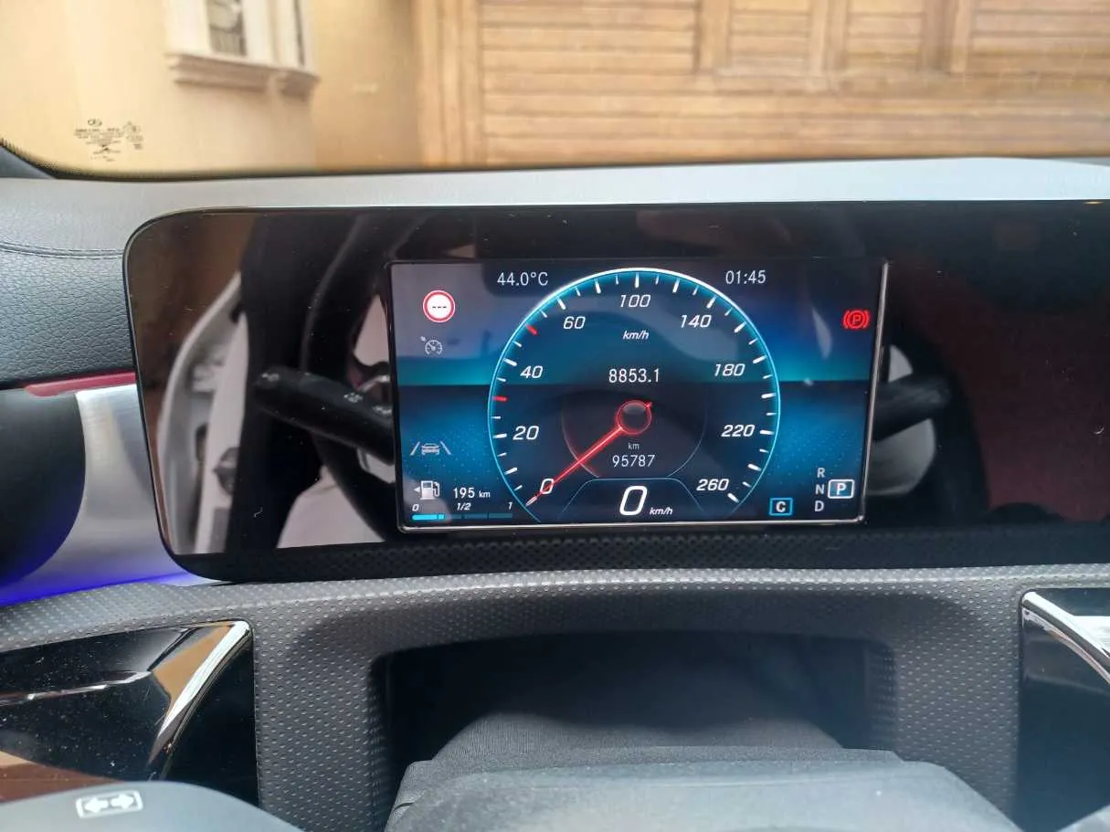 Car image 20