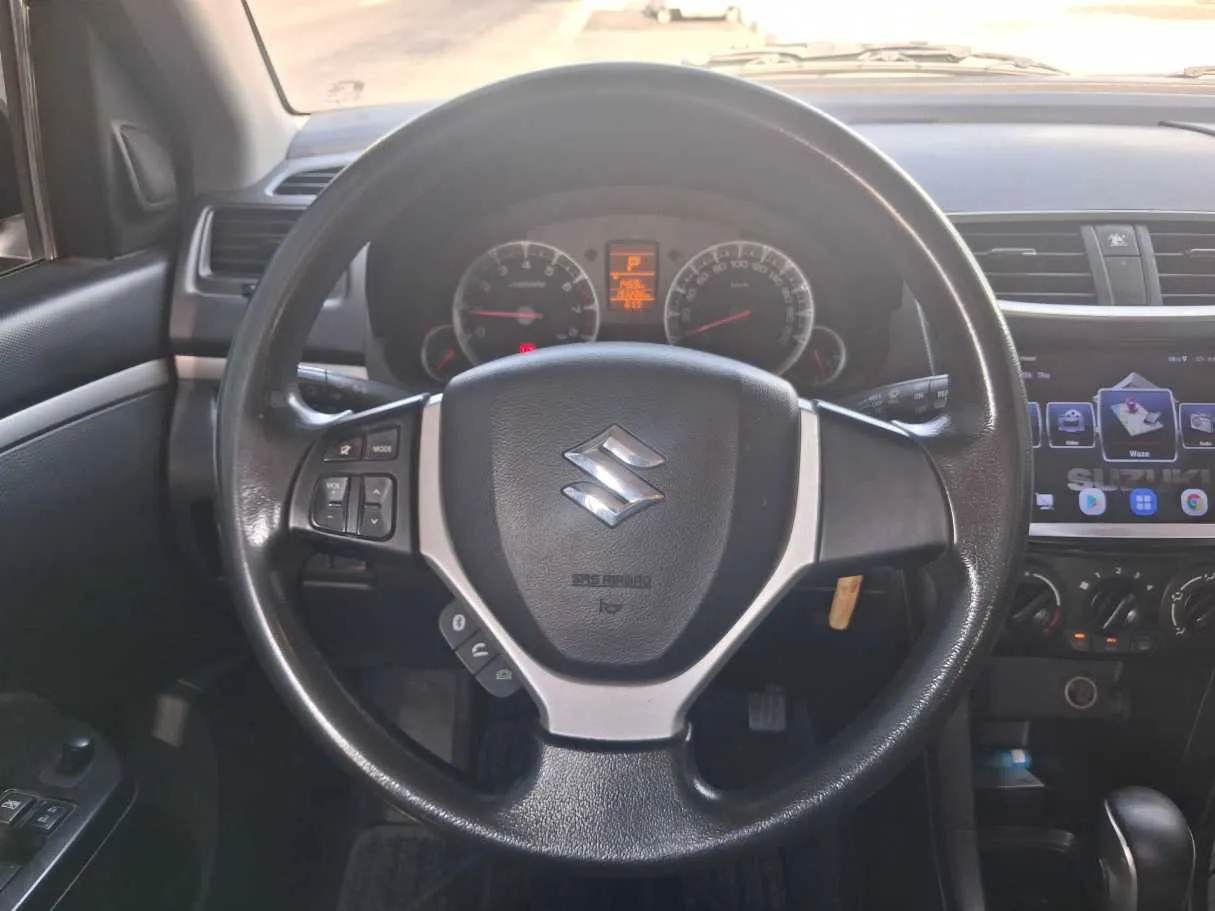 Car image 16