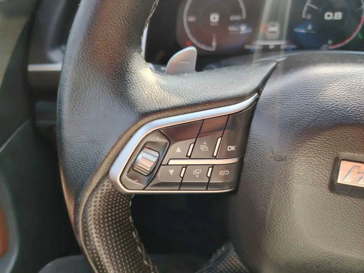 Car image 38