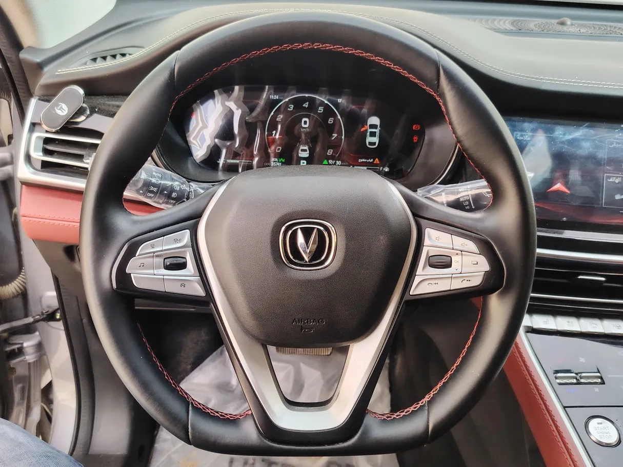 Car image 25