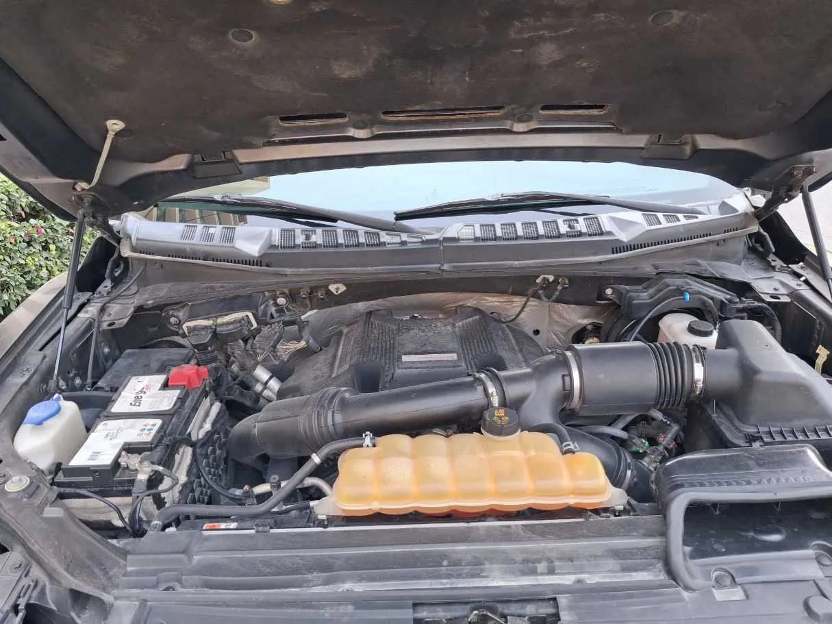 Car image 26