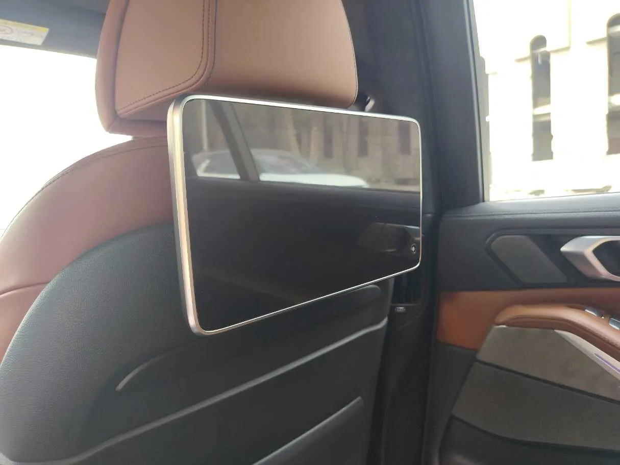 Car image 35