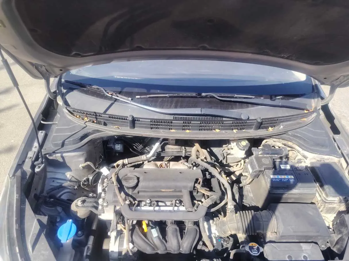 Car image 26
