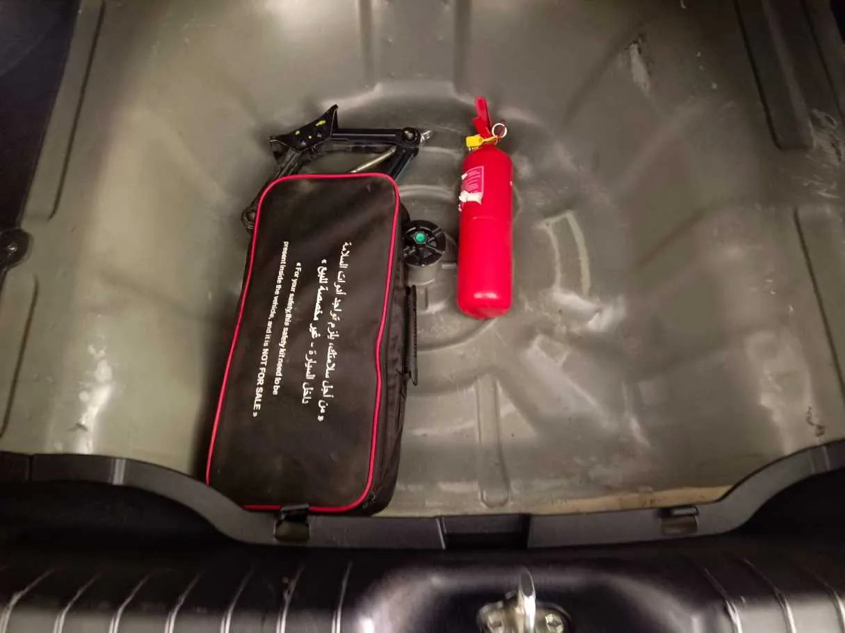 Car image 30