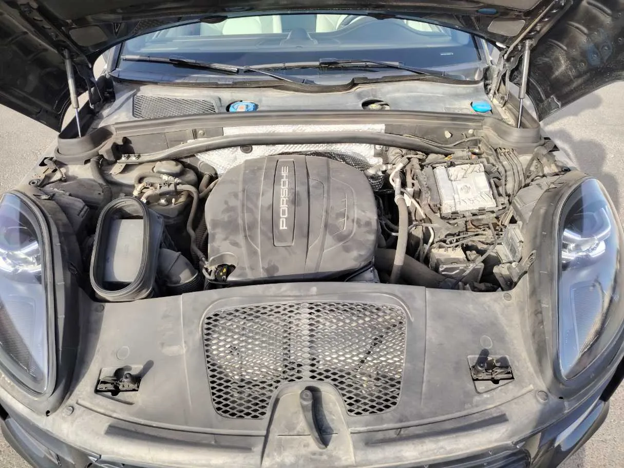 Car image 37
