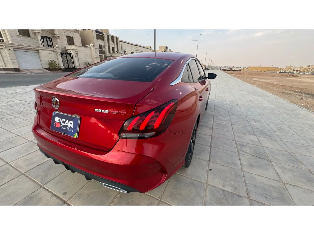 Car image 5