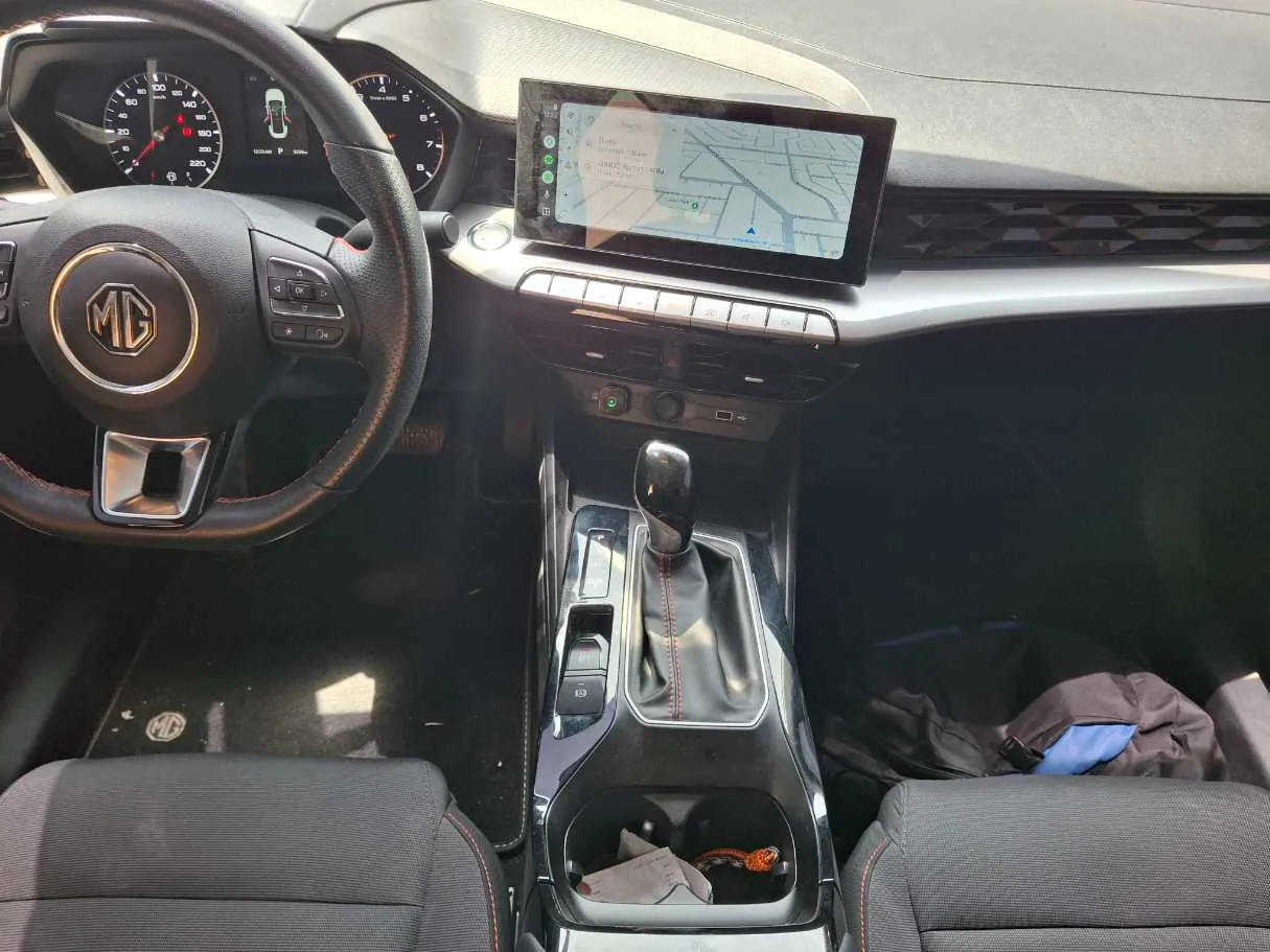 Car image 15