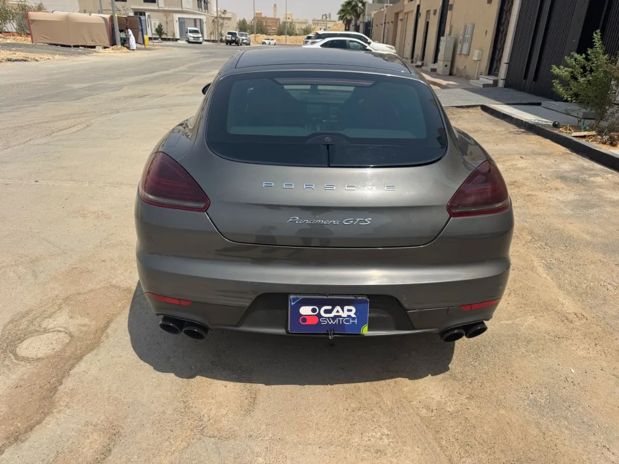 Car image 6