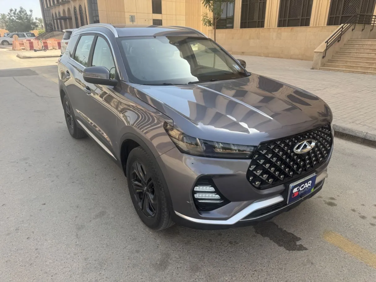 Car image 3