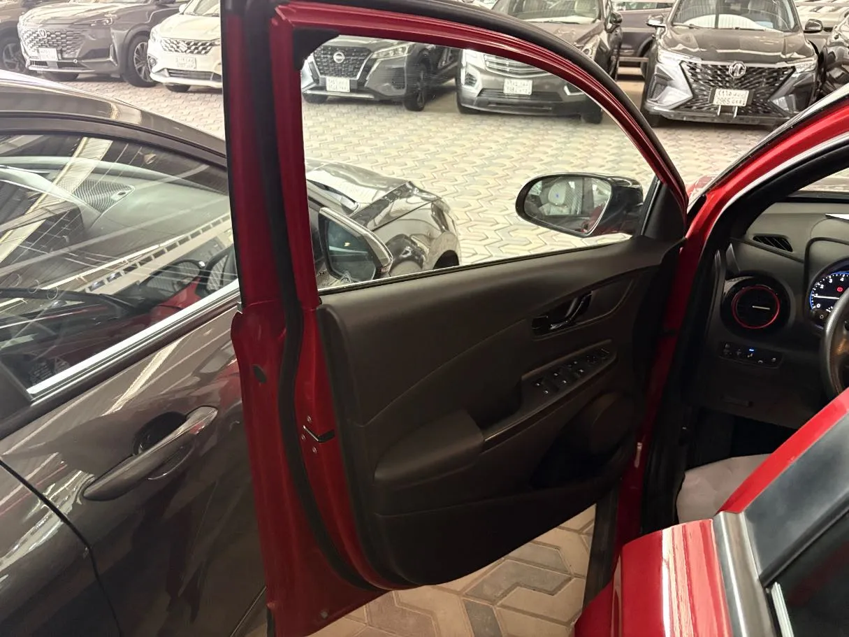 Car image 7