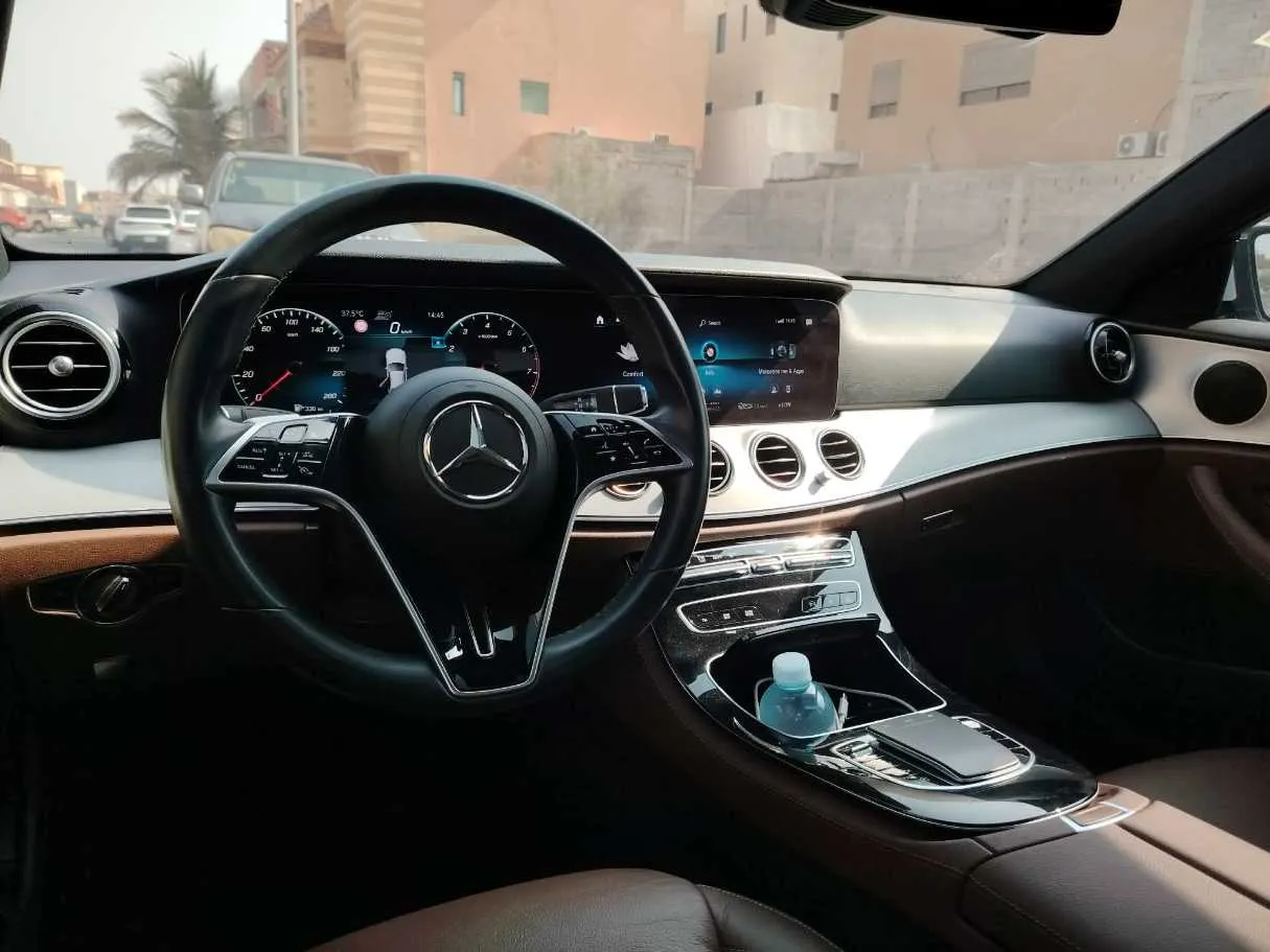 Car image 27