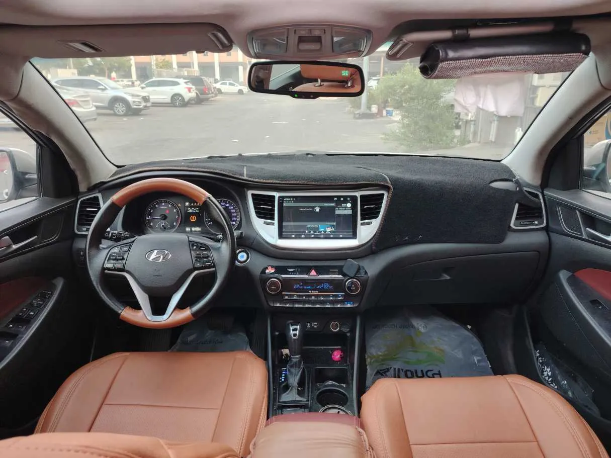 Car image 16