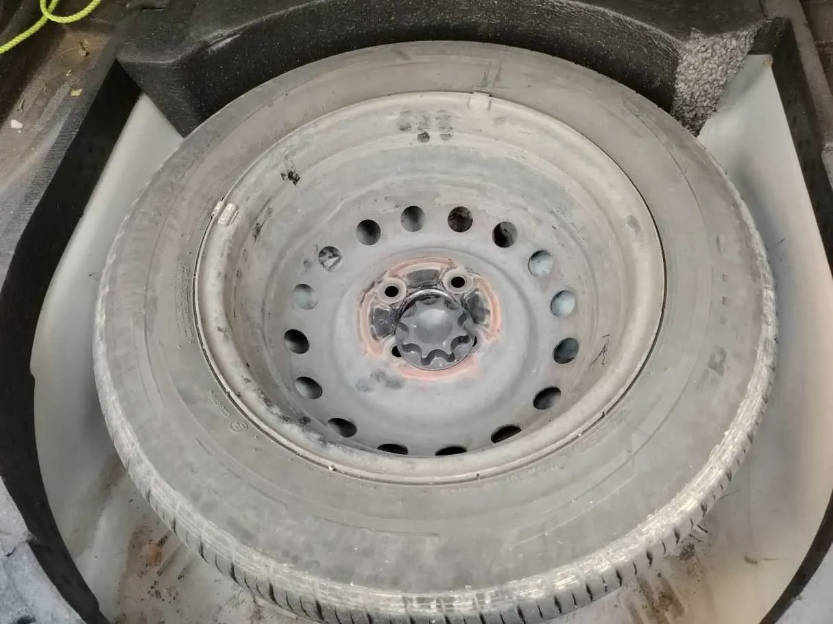Car image 33