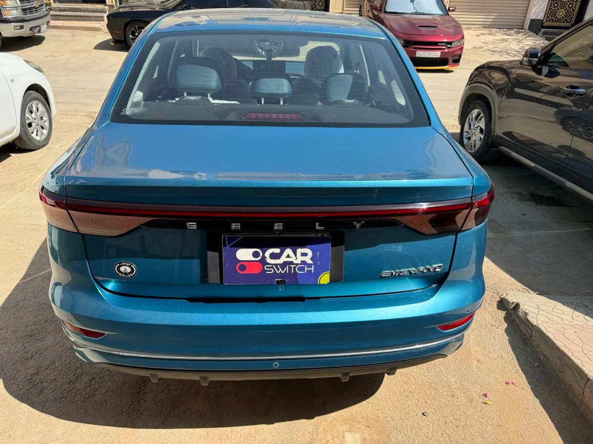 Car image 5