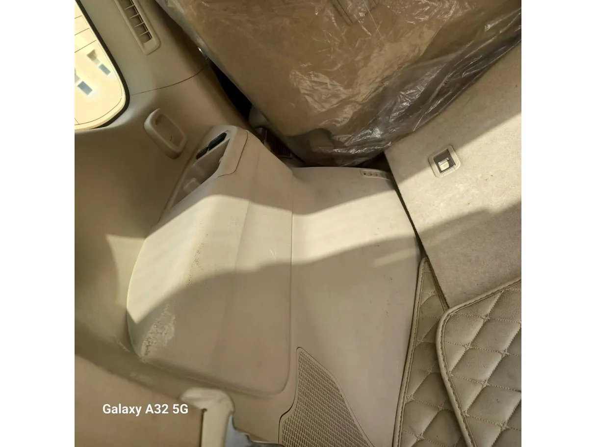 Car image 27