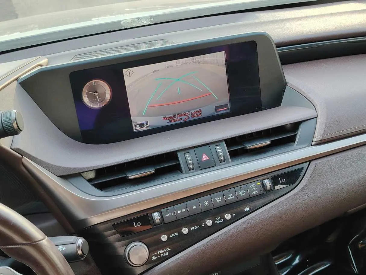 Car image 23