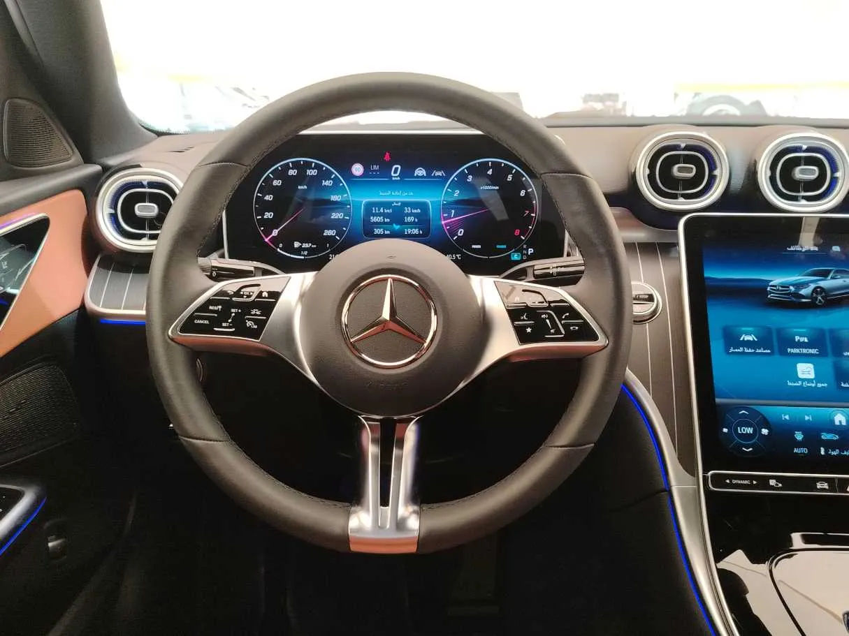 Car image 26