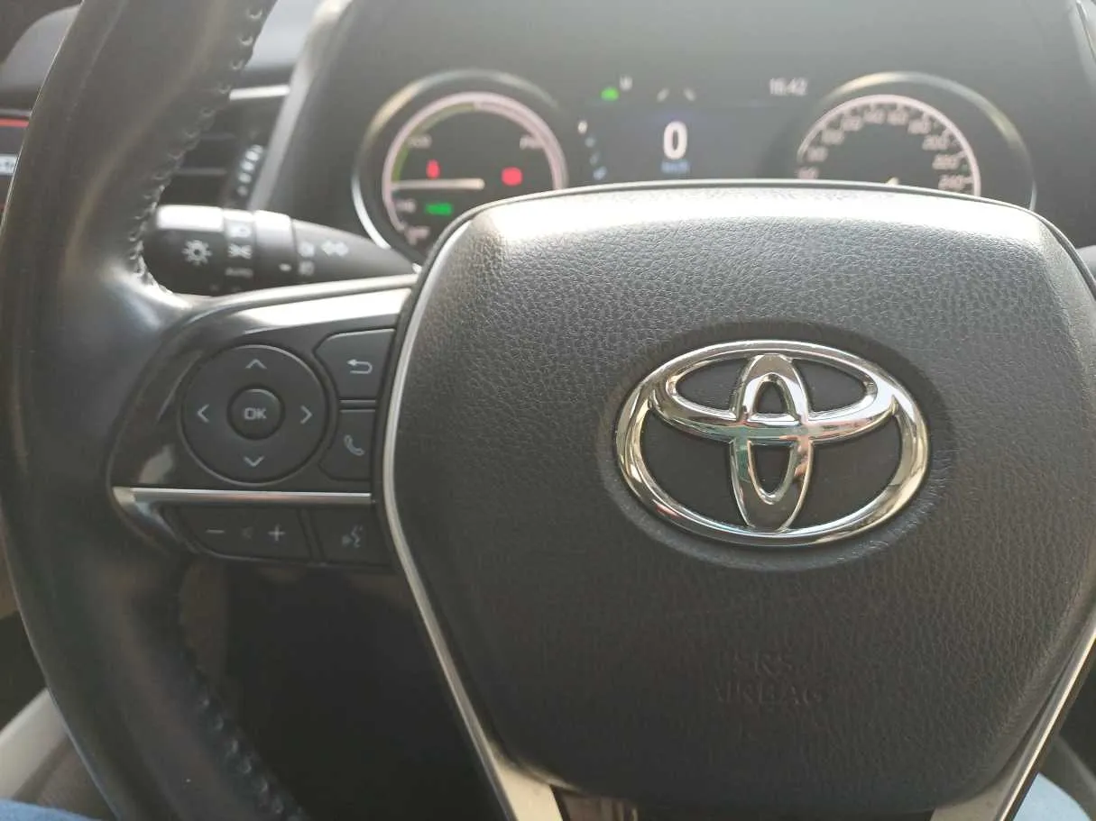 Car image 20