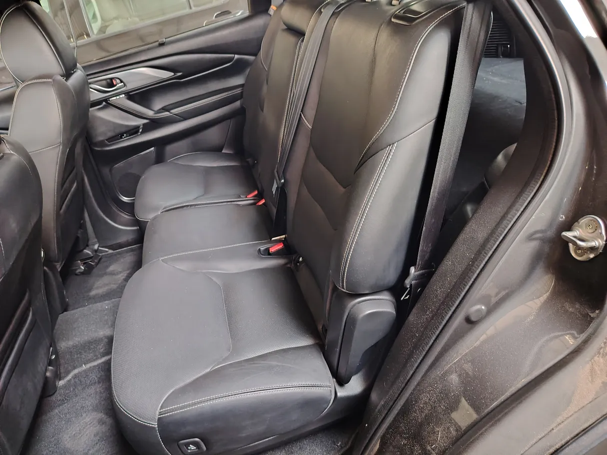 Car image 24